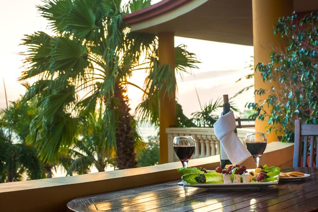 ホテル Aruba Surfside Marina オラニエスタッド エクステリア 写真